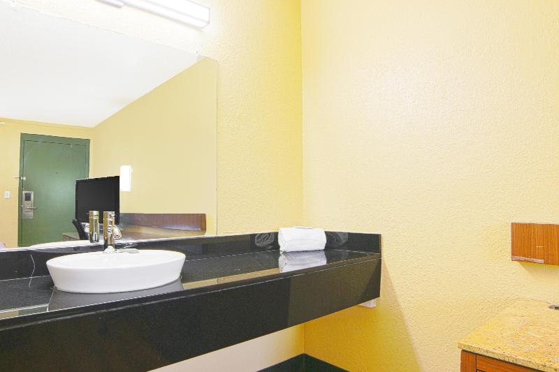 غرفة قياسية, Econo Lodge