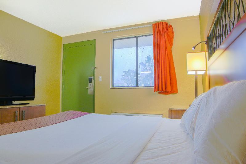 غرفة قياسية, Econo Lodge