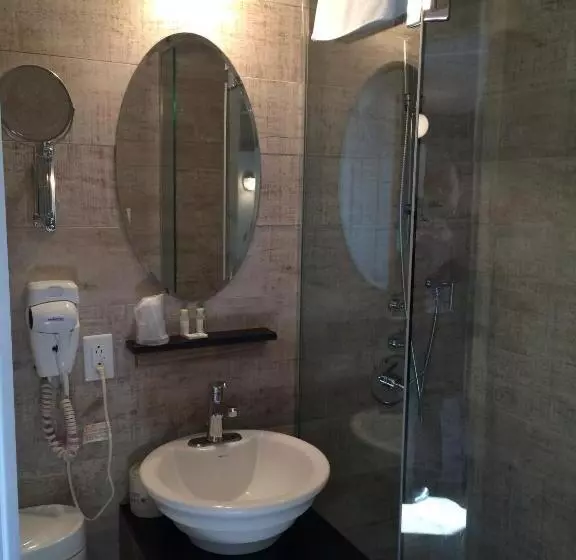 スーペリアールーム, Olux Hotel Motel Suites
