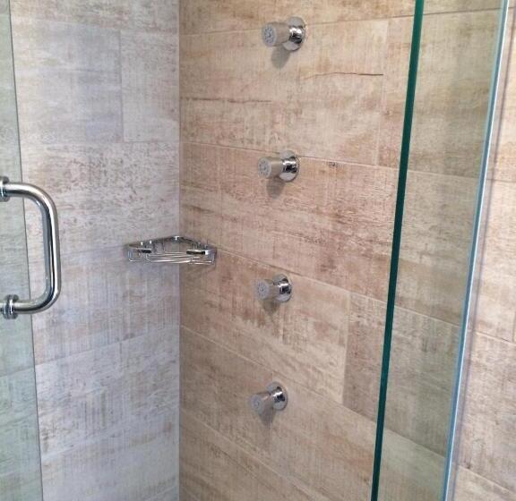 スーペリアールーム, Olux Hotel Motel Suites