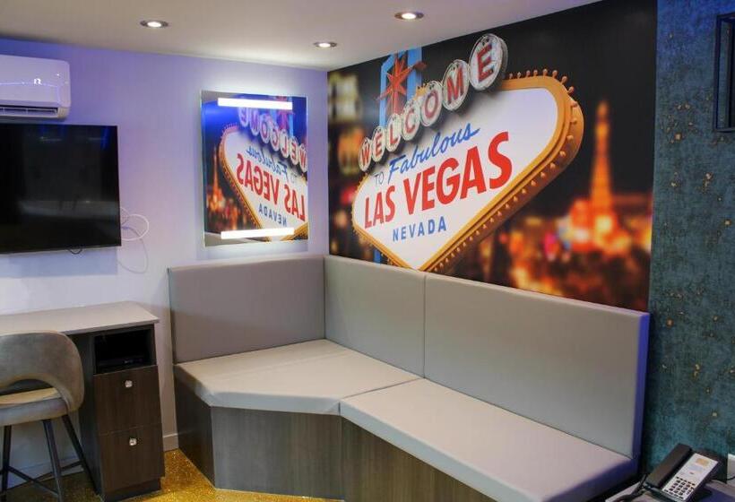 キングサイズベッドのスイートルーム, Olux Hotel Motel Suites