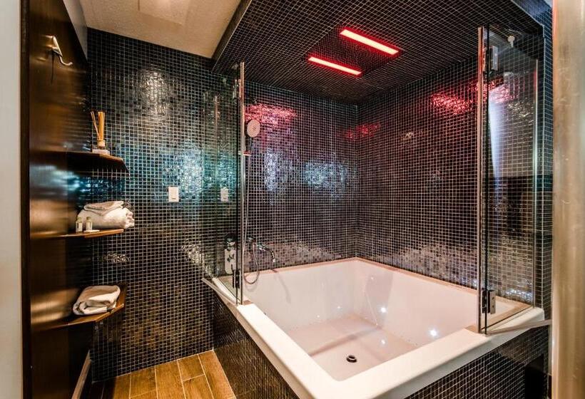 バスタブ付きデラックスルーム, Olux Hotel Motel Suites