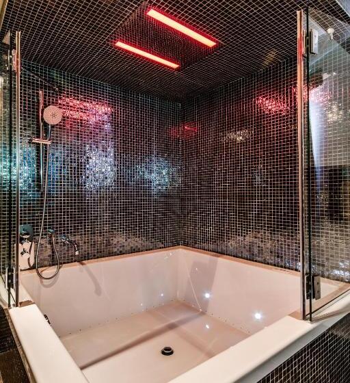 バスタブ付きデラックスルーム, Olux Hotel Motel Suites