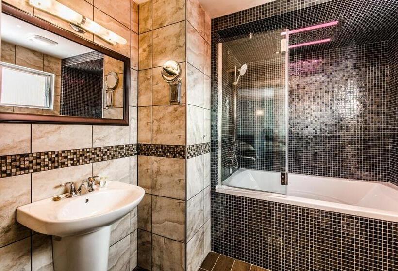 バスタブ付きデラックスルーム, Olux Hotel Motel Suites