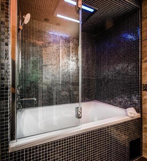 バスタブ付きデラックスルーム, Olux Hotel Motel Suites