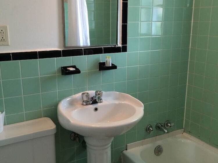 חדר סטנדרט שתי מיטות זוגיות, Olux Hotel Motel Suites