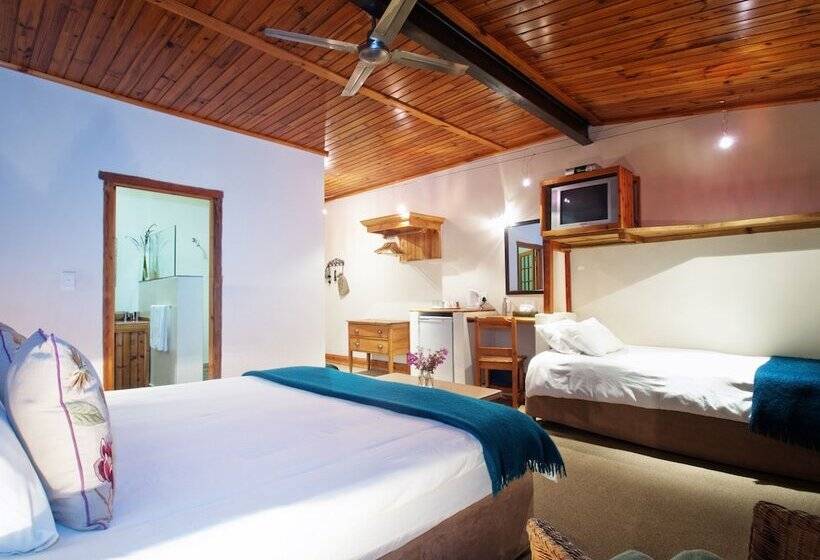 家庭间, At The Woods Guest House