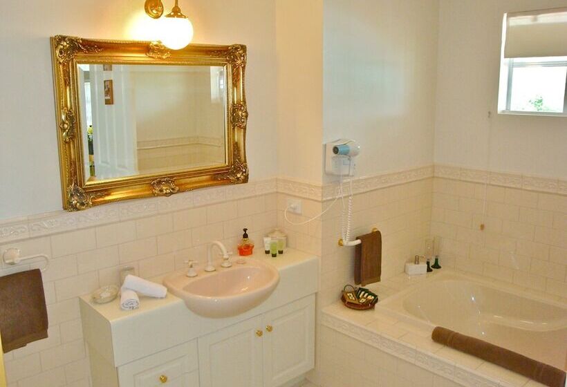 סוויטה, Lanterns Retreats