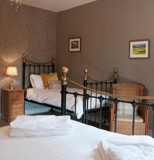 标准三人间, The Poplars Rooms & Cottages