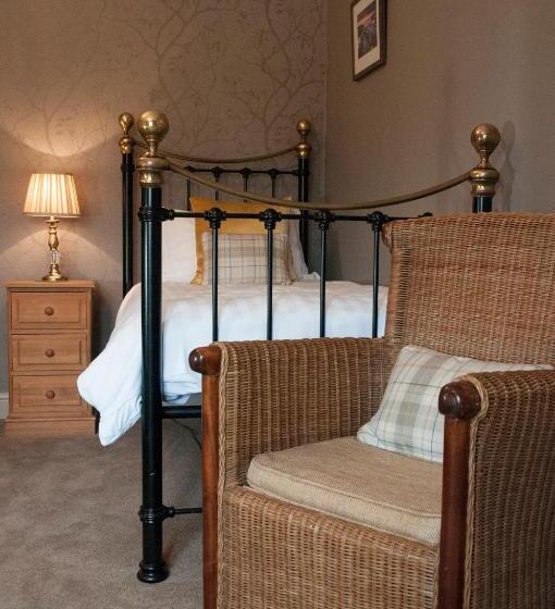 标准三人间, The Poplars Rooms & Cottages