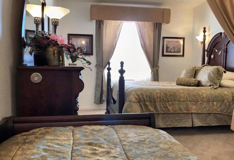 Standard room with outdoor bath, Dreamkatchers Lake Powell Bed & Breakfast