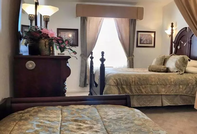 Standard room with outdoor bath, Dreamkatchers Lake Powell Bed & Breakfast