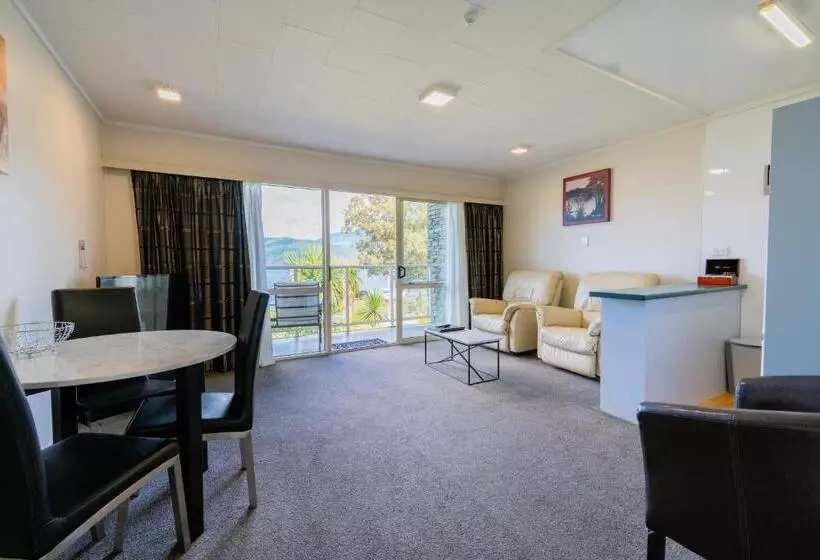 1 Bedroom Apartment Lake View, Fiordland Lakeview Motel And Apartments