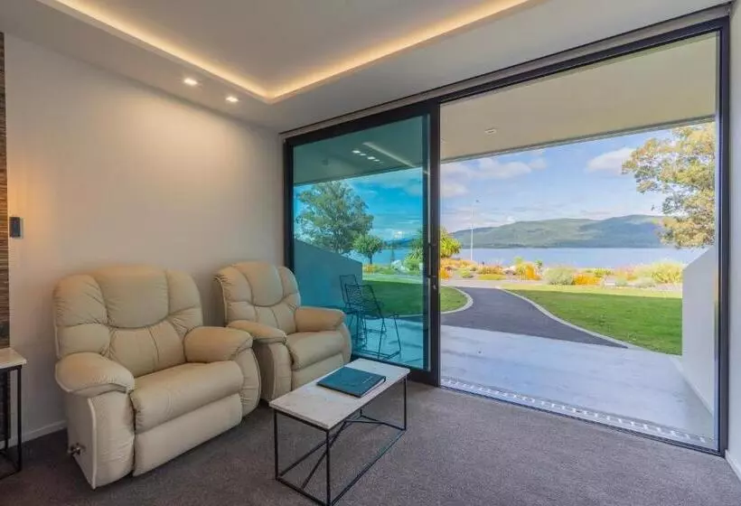 استودیوی لوکس, Fiordland Lakeview Motel And Apartments