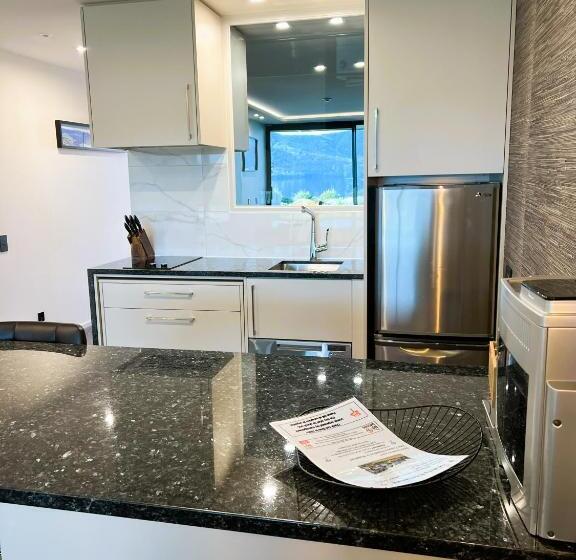 استودیوی لوکس, Fiordland Lakeview Motel And Apartments