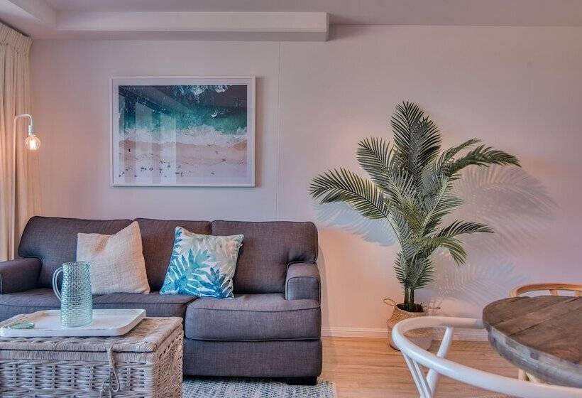 带1个卧室的豪华公寓, Grand Palais Boolarong Beachside Apartments