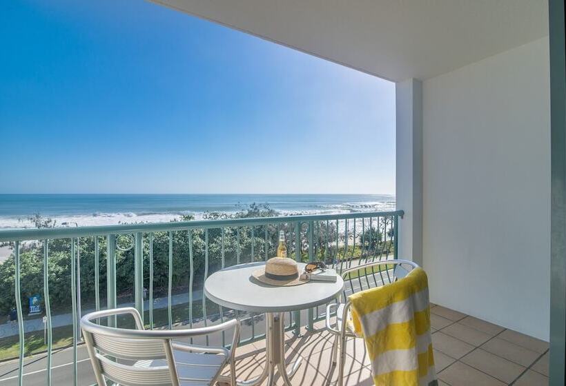 带1个卧室的顶楼公寓, Grand Palais Boolarong Beachside Apartments