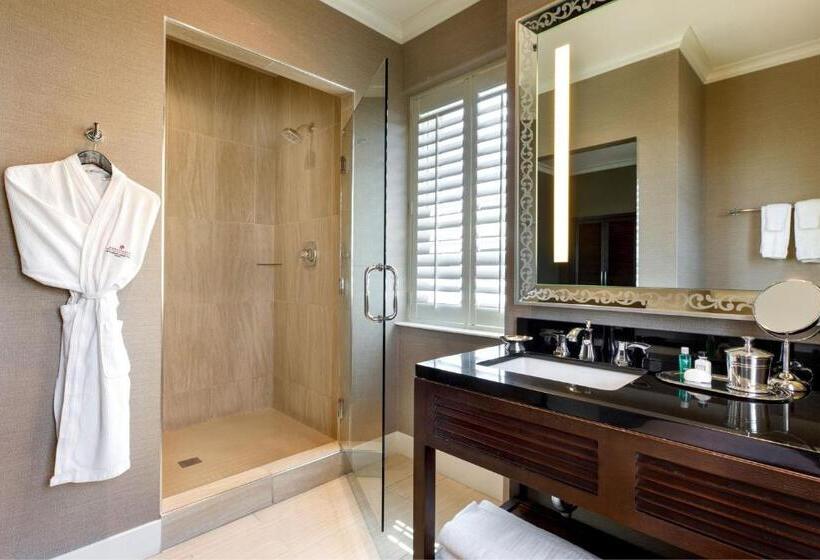 キングサイズベッドのスタンダードルーム, Ambassador Hotel Oklahoma City, Autograph Collection