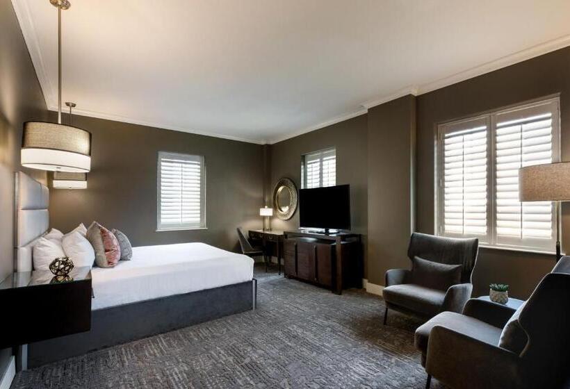 キングサイズベッドのスタンダードルーム, Ambassador Hotel Oklahoma City, Autograph Collection