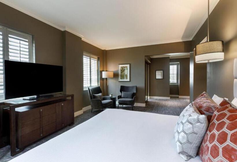 キングサイズベッドのスタンダードルーム, Ambassador Hotel Oklahoma City, Autograph Collection