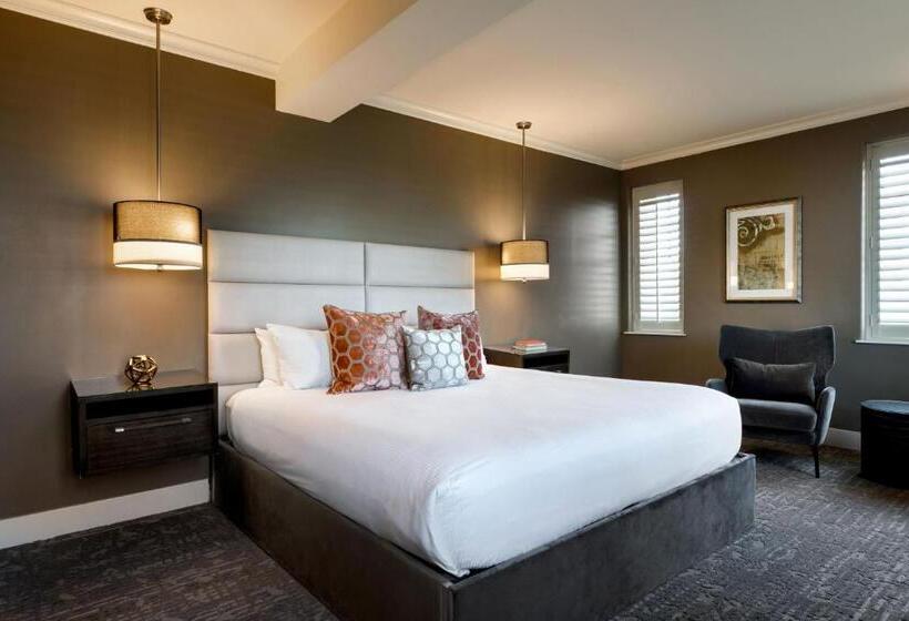 キングサイズベッドのスタンダードルーム, Ambassador Hotel Oklahoma City, Autograph Collection