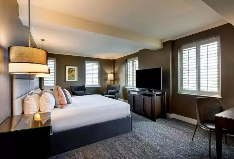 Standard-huone King-vuode, Ambassador Hotel Oklahoma City, Autograph Collection
