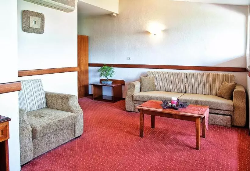 اتاق استاندارد سه نفره, Anastassiou Hotel   Bike And Motorcycle Friendly
