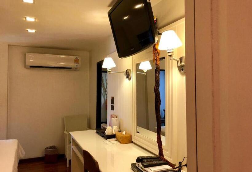 Superior Room King Size Bed, Baipho Lifestyle