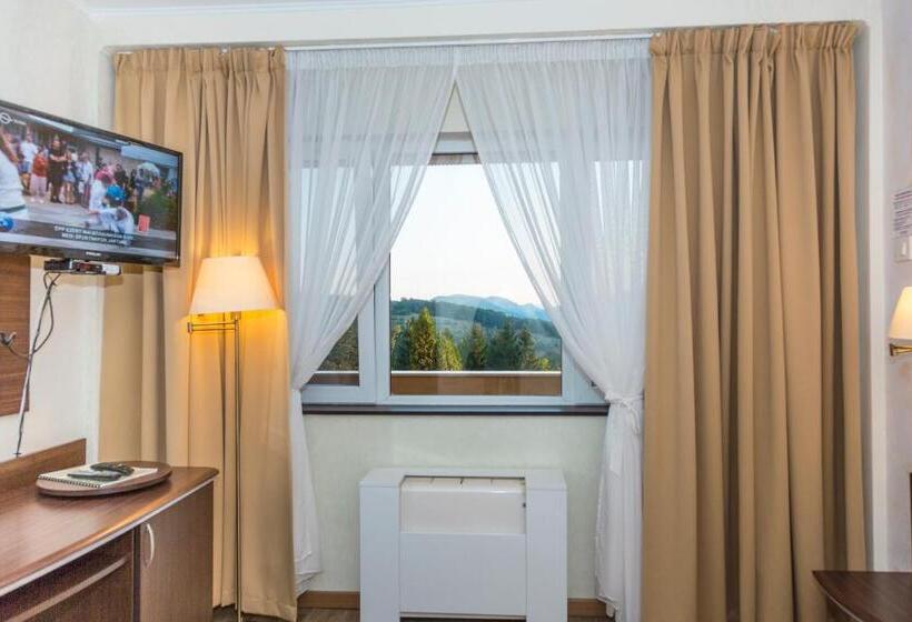 带阳台套房, Germisara