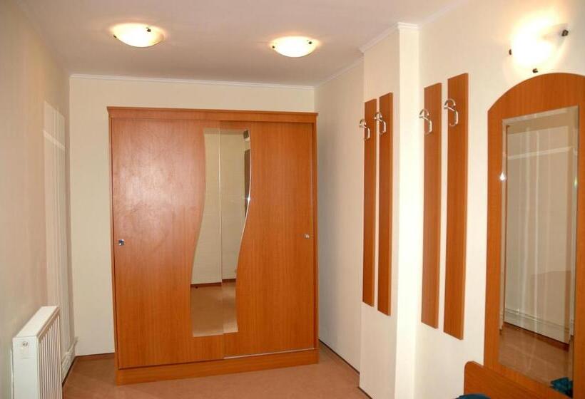 带阳台套房, Germisara