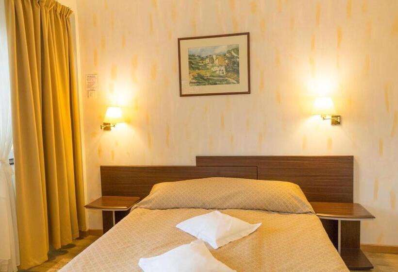 带阳台套房, Germisara