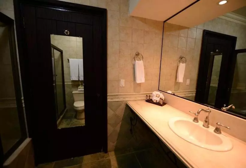 سوئیت با بالکن, Hacienda Los Molinos Boutique Hotel & Villas