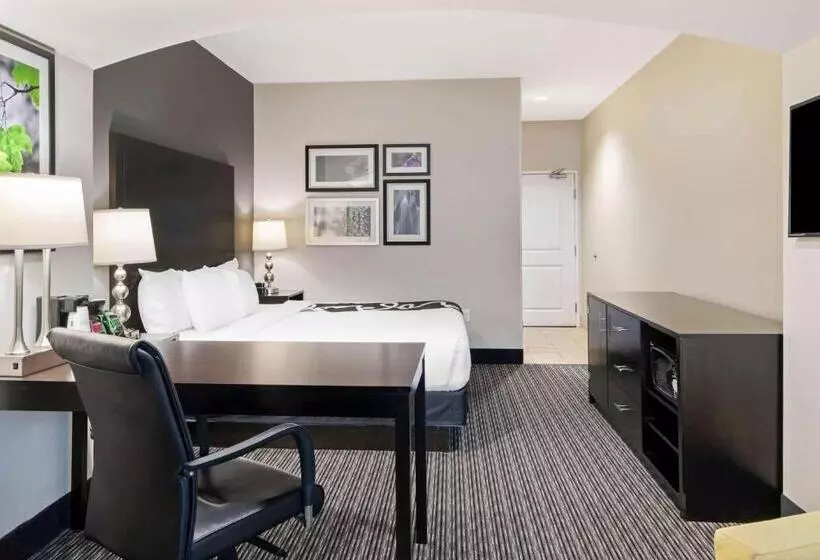 キングサイズベッドのエクゼクティブルーム, La Quinta By Wyndham Rockport   Fulton