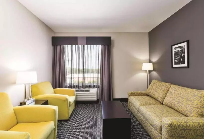 キングサイズベッドのエクゼクティブルーム, La Quinta By Wyndham Rockport   Fulton