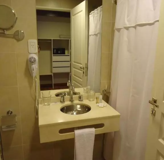 اتاق اجرایی یک تخته, Puerto Amarras Hotel & Suites