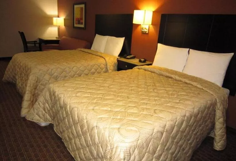 ２ダブルベッドのスタンダードルーム, Red Carpet Inn And Suites Monmouth Junction