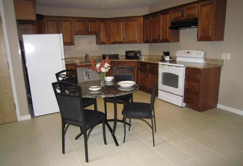 스위트 킹사이즈 침대, Red Carpet Inn And Suites Monmouth Junction