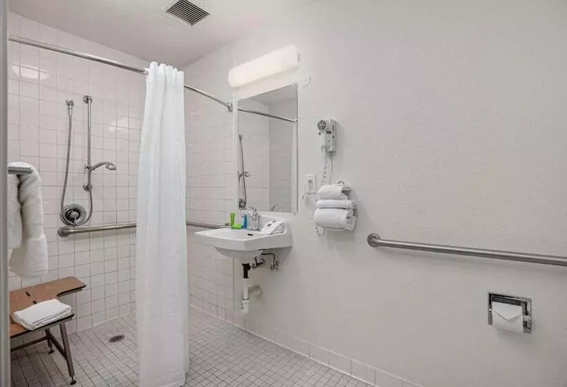 身障者適用スタンダードルーム, Motel 6temecula, Ca  Historic Old Town