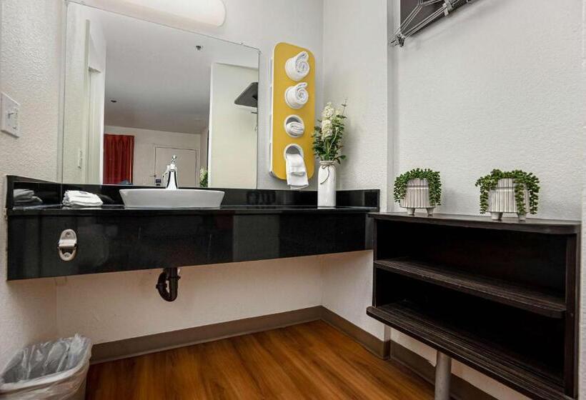 スタンダードルーム, Motel 6temecula, Ca  Historic Old Town