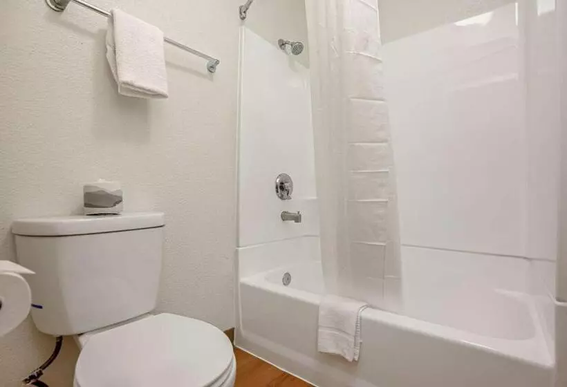 スタンダード４人部屋, Motel 6temecula, Ca  Historic Old Town