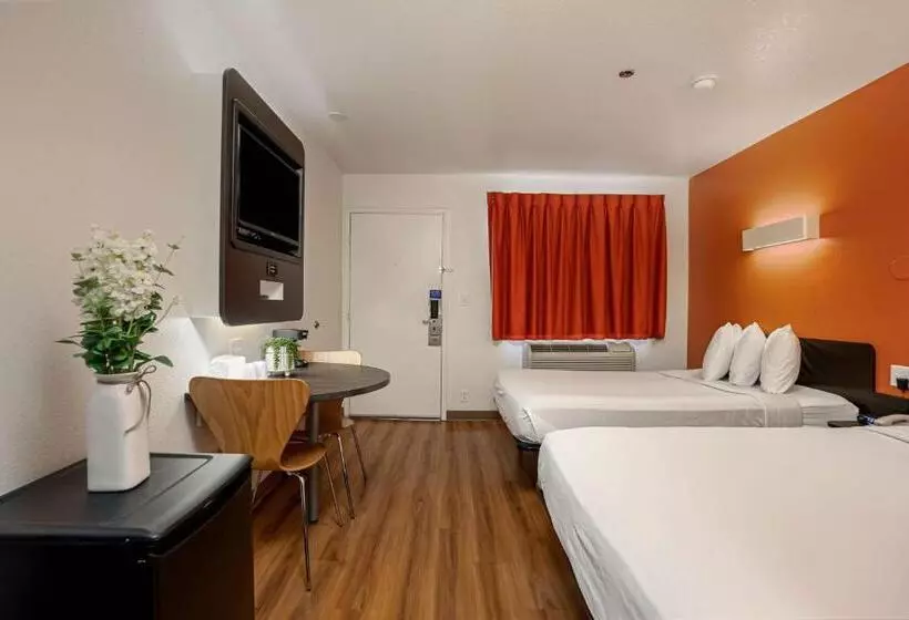 プレミアム４ベッドルーム, Motel 6temecula, Ca  Historic Old Town