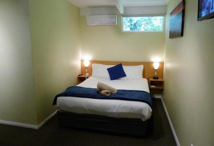 סוויטה משפחתית, Sky Rider Motor Inn