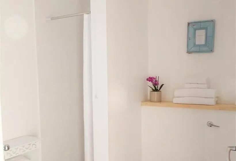 Standard Neljän Hengen Huone, Beach House B&b