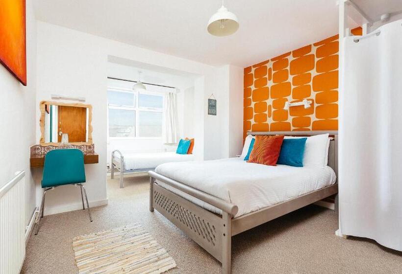 Трежместный Номер Economy, Beach House B&b