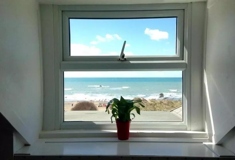 Standard Neljän Hengen Huone Merinäkymä, Beach House B&b