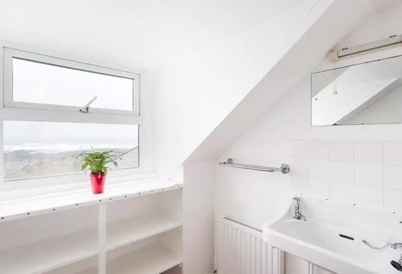 Standard Neljän Hengen Huone Merinäkymä, Beach House B&b