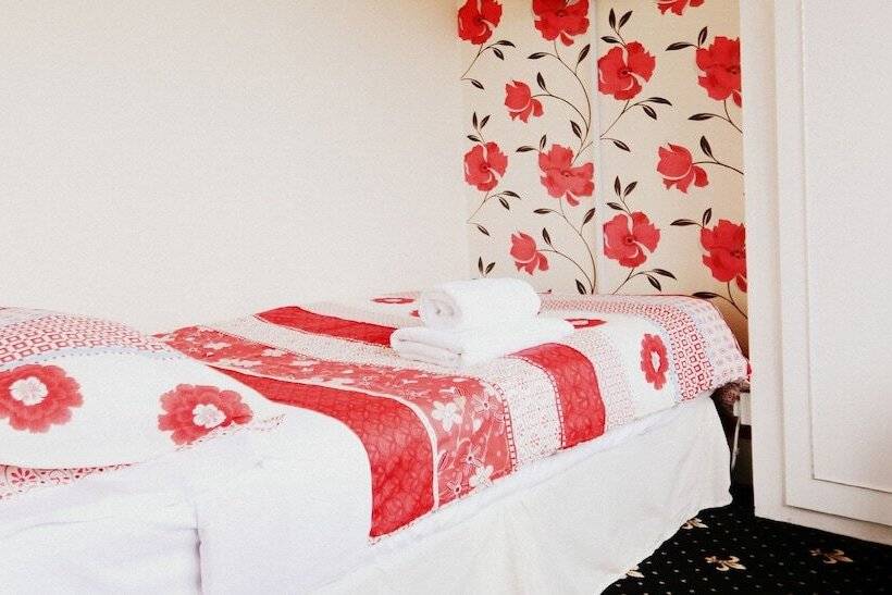 Номер Стандарт Индивидуальный, Lyndricks House