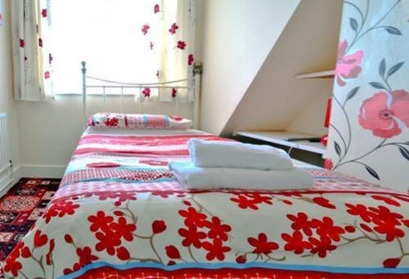 Номер Стандарт Индивидуальный, Lyndricks House