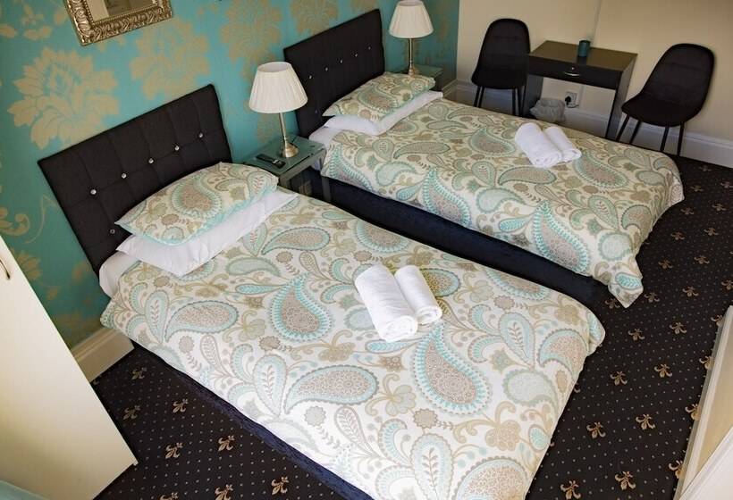 Номер Стандарт, Lyndricks House