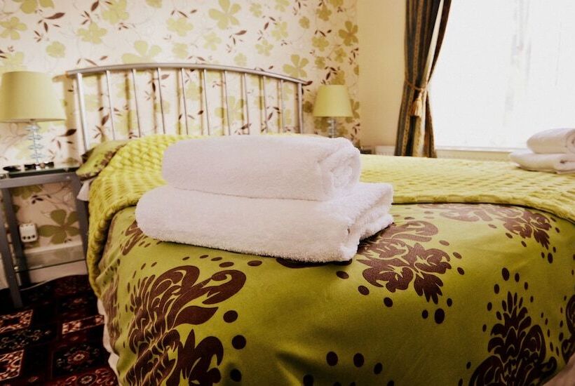 Номер Стандарт, Lyndricks House